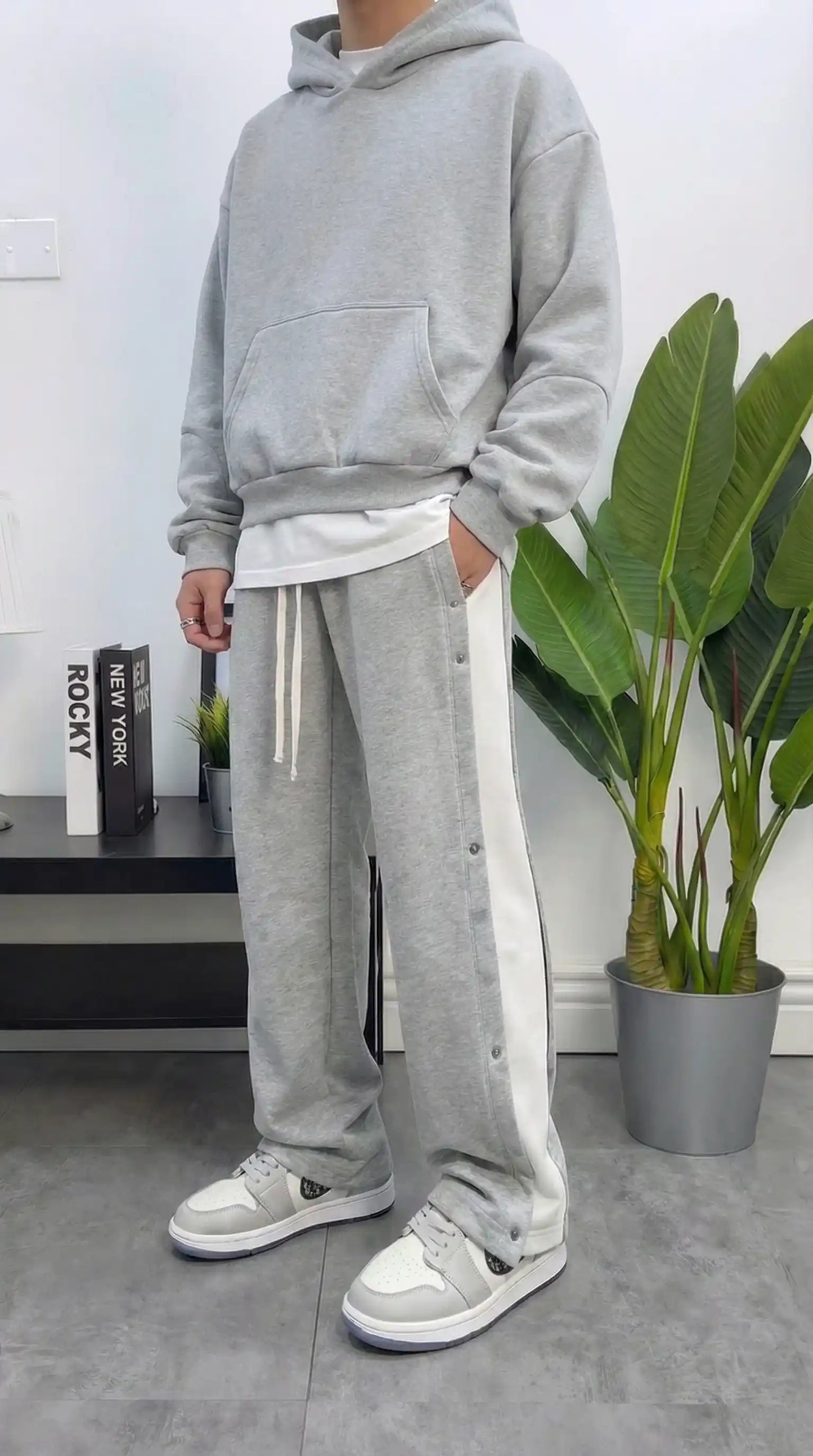 1 Cropped Hoodie + 1 Pantalon