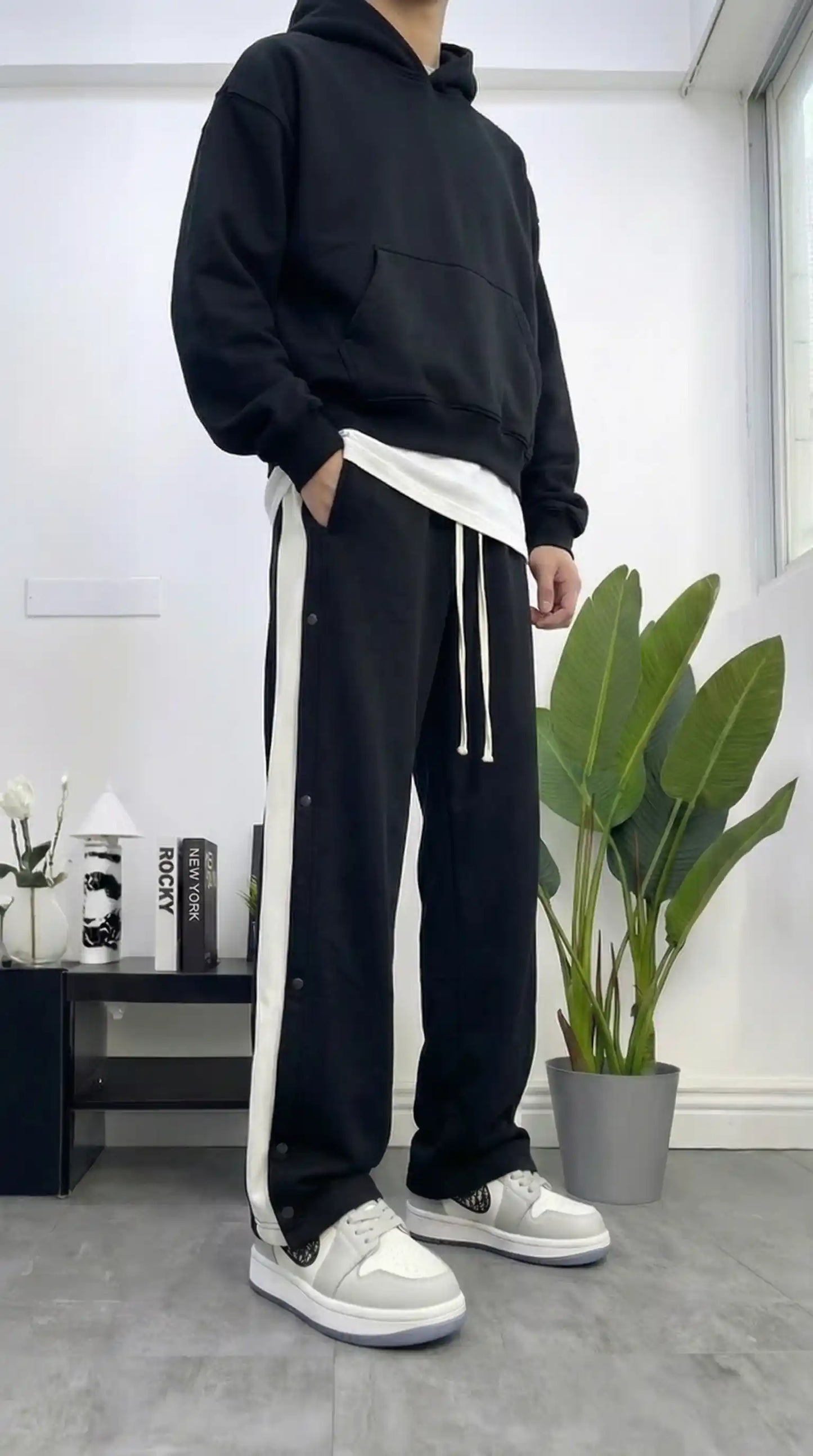 1 Cropped Hoodie + 1 Pantalon