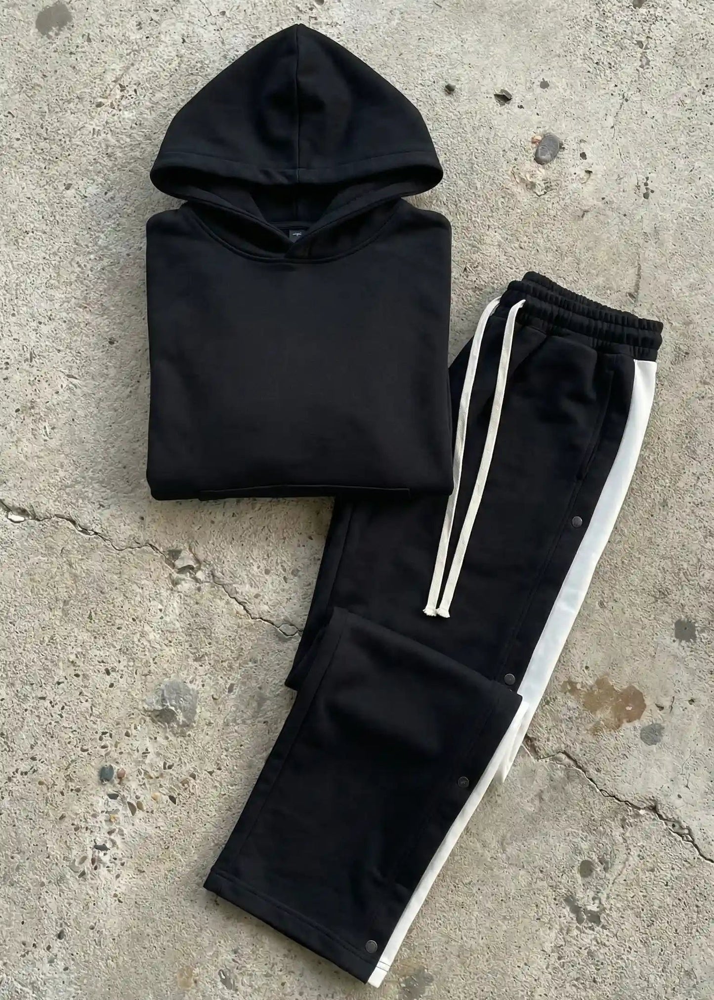 1 Cropped Hoodie + 1 Pantalon